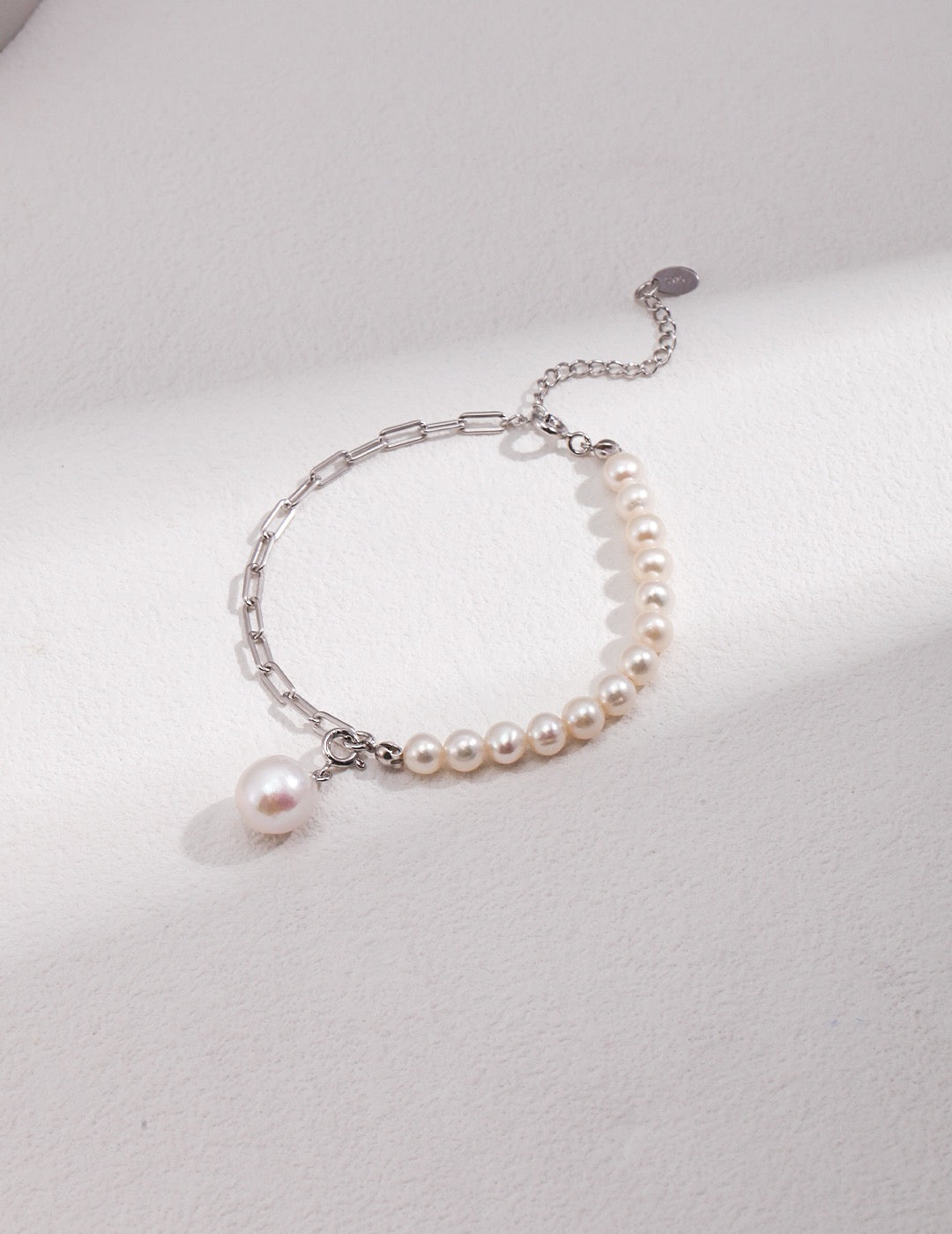 FRENCH STYLE PEARL BRACELET