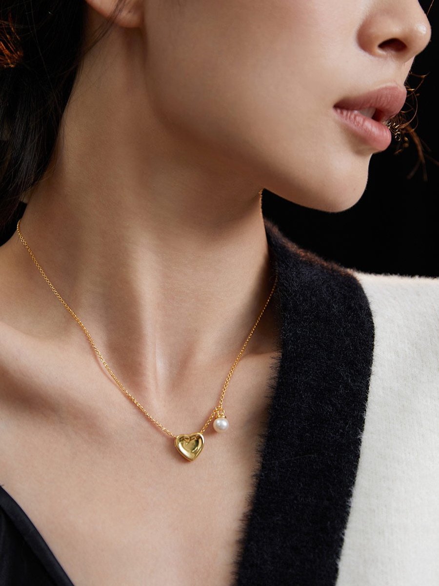LOVE | ONE HEART PEARL NECKLACE